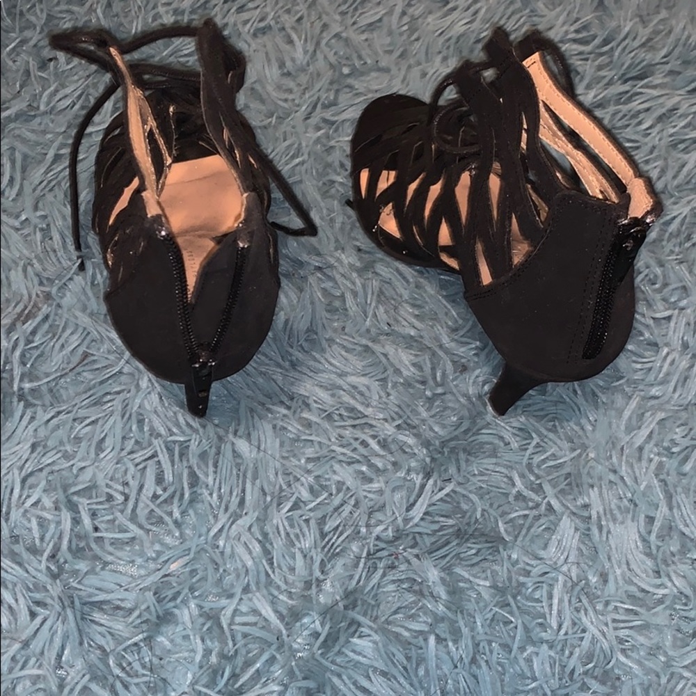 Heels - Picture 3 of 3